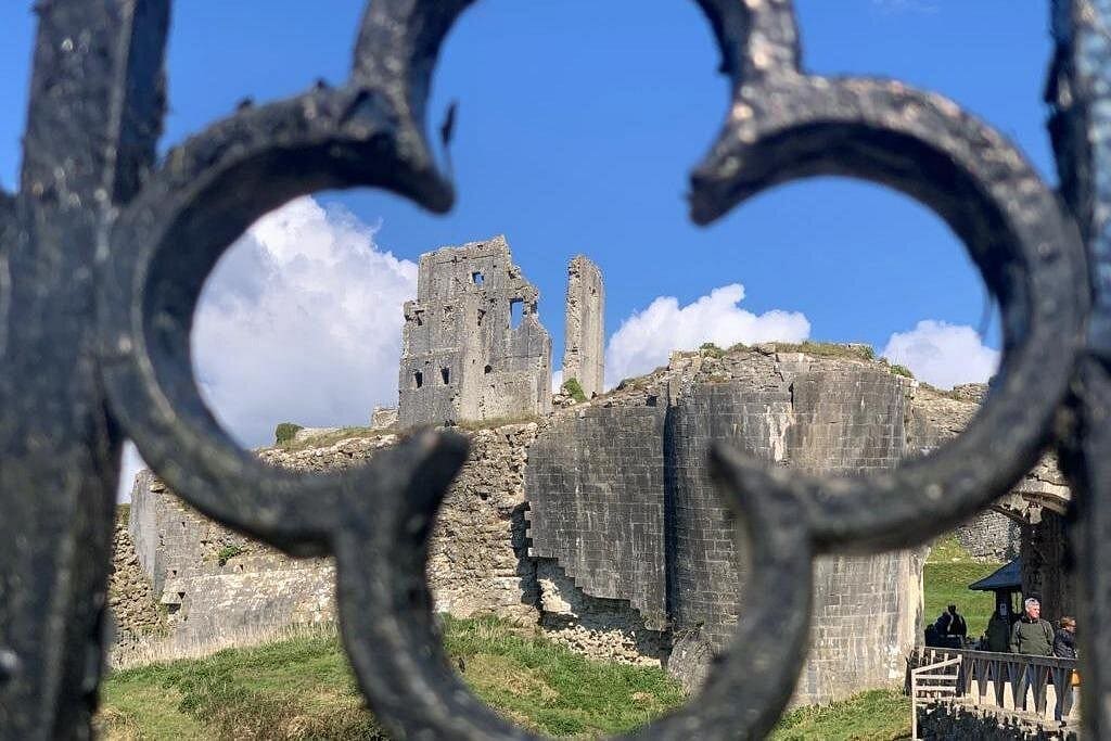 E-Bike Half-Day Trip to Harrys Rock or Corfé Castle